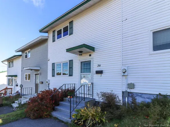 36 Saint Anne St, Saint John, NB E2J 3X2