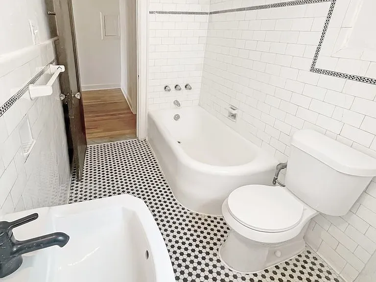 Glynn Court Apartments — Photo 42