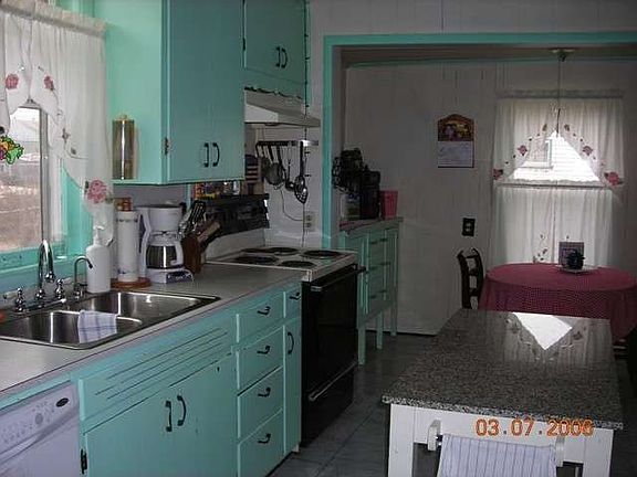 kitchen and breakfast nook