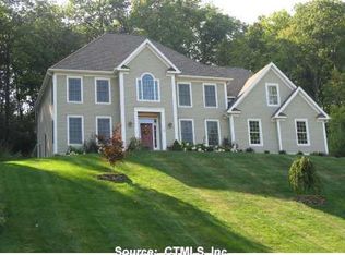 11 Quail Ridge Dr, Avon, CT 06001