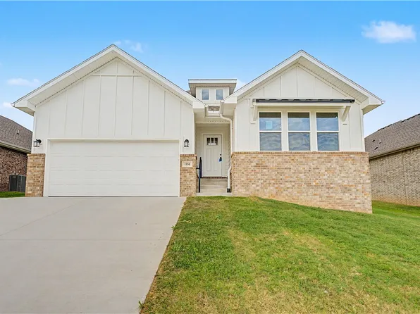 1150 Garrett Ln, Centerton, AR 72719