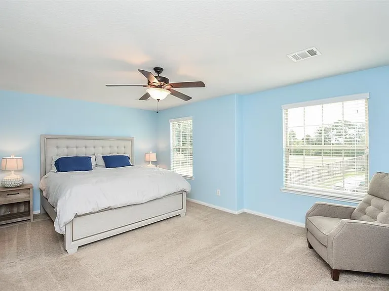 7002 Edwanna Ln — Photo 9