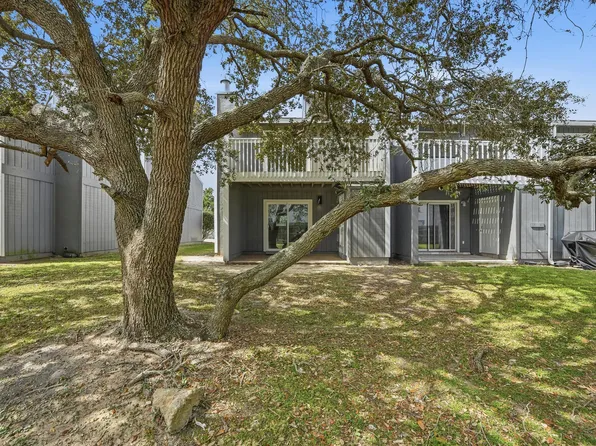 11 Court Dr #11, Destin, FL 32541