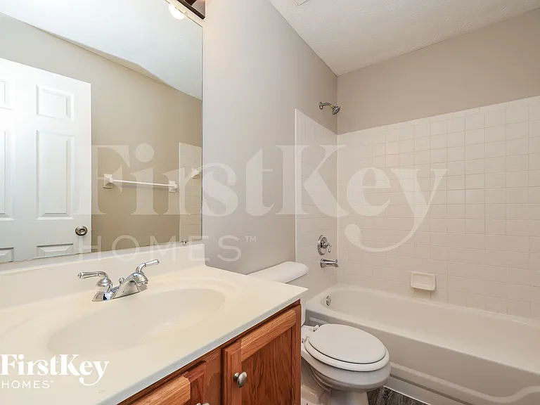 1211 Parkside Dr — Photo 16