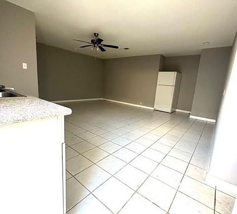 5th image of 13806 Hollypark Dr