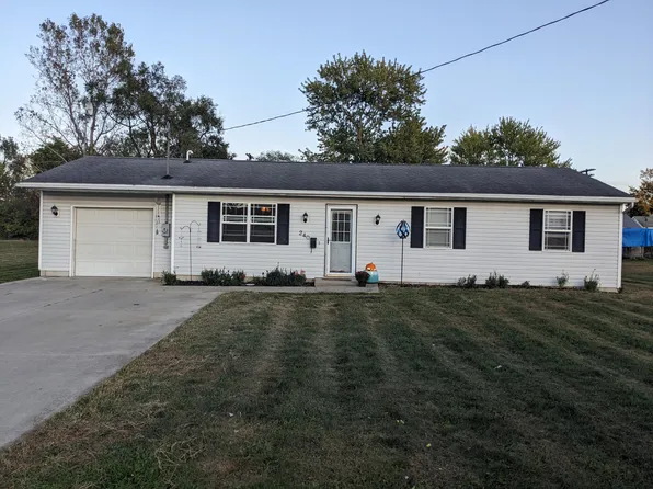 240 N 11th St, Leipsic, OH 45856