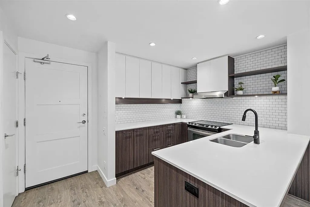 2 bed, 919 sqft, $3,000 — Photo 2