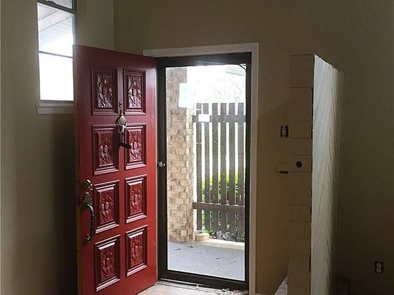 5th image of 604 N 10th St