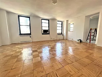 Rented by Manhattan Realty Group