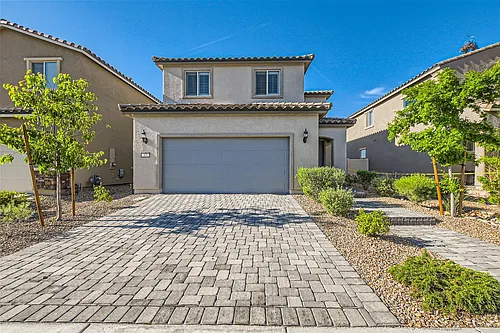 17 Pivot Ave Photo 1
