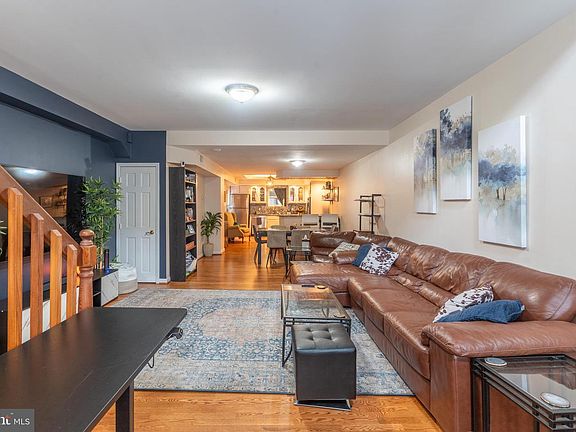 3rd image of 1034 Marlborough St
