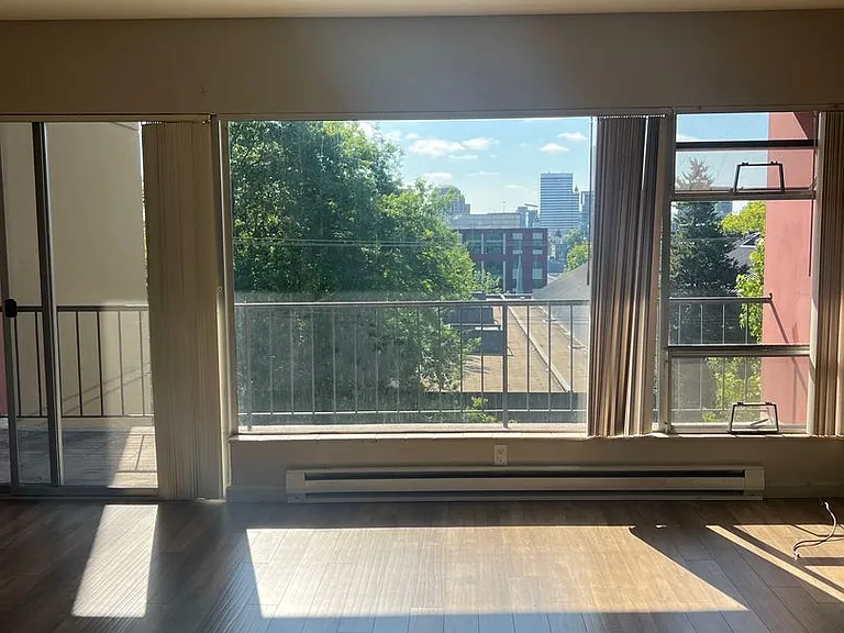 2020 Building — Photo 27