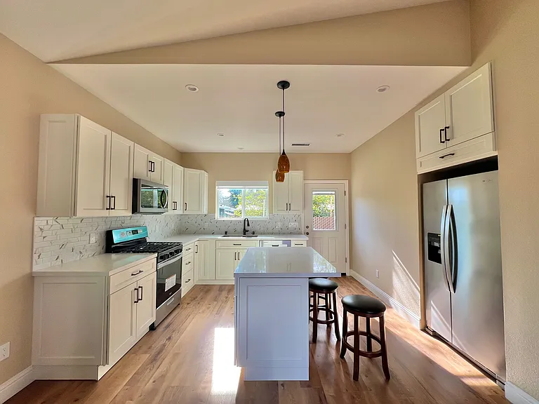 2029 W Pueblo Ave #A — Photo 3