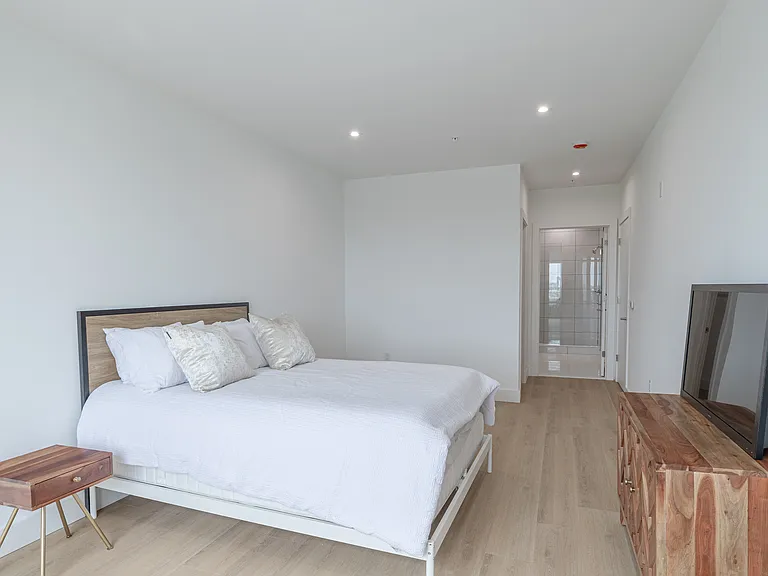 3310 Liberty Ave #206 — Photo 6