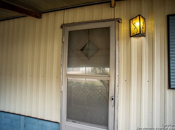 5th image of 1221 Overhill St