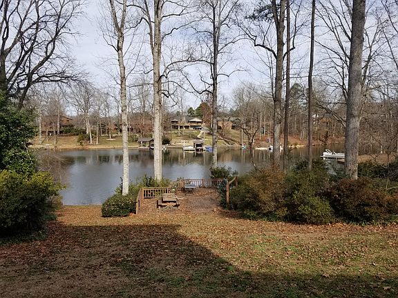 3rd image of 106 N Oakwood Dr