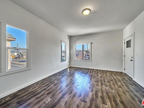 4th image of 3665 S Normandie Ave