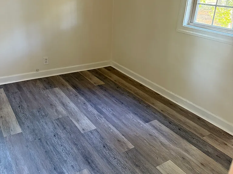 2002 Hobson Ln — Photo 11