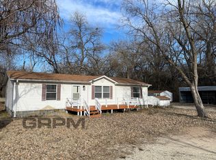 804 E 95th Ave, Hutchinson, KS 67502