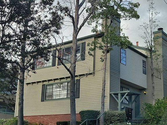 2nd image of 2747 Hermosa Ave