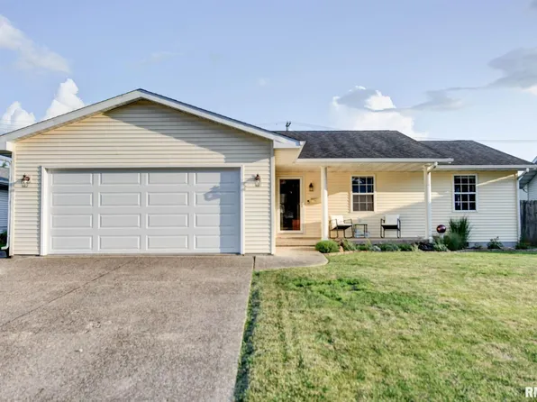 1304 W Vandeveer St, Taylorville, IL 62568