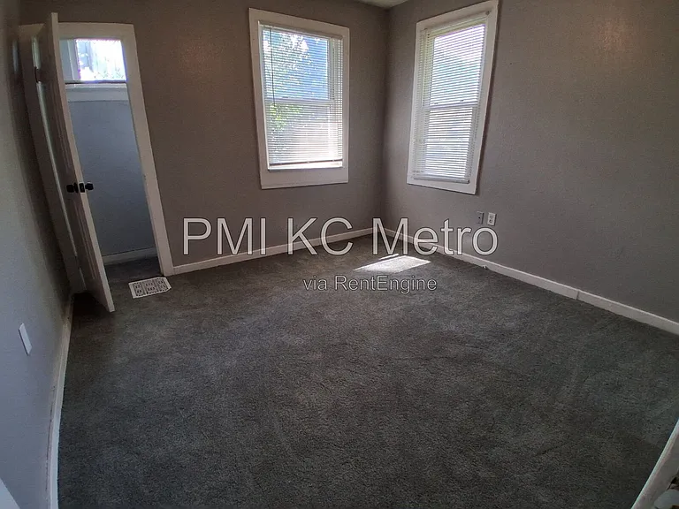 4607 Olive St — Photo 10