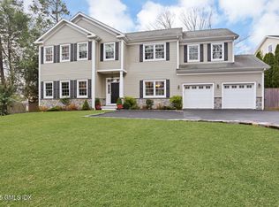 24 Nimitz Pl, Old Greenwich, CT 06870