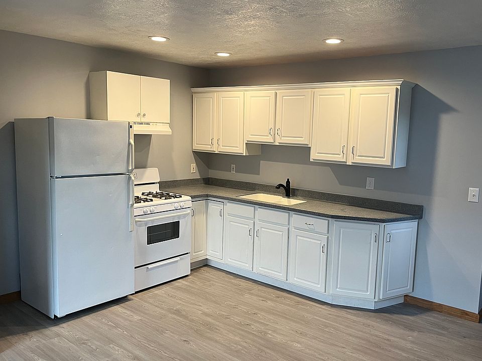 1st image of 5 Delray Ave #B