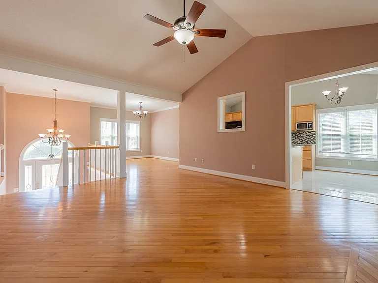 1701 Stratford View Dr — Photo 9