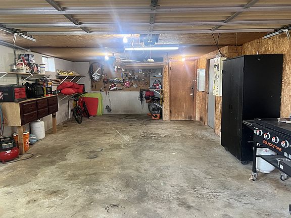5th image of 566 Clarence Finney Rd