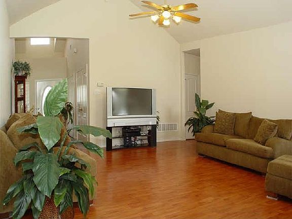 5th image of 107 Shady Springs Ln