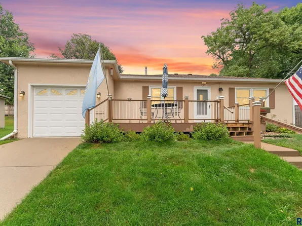 3116 E Claudette Dr, Sioux Falls, SD 57103