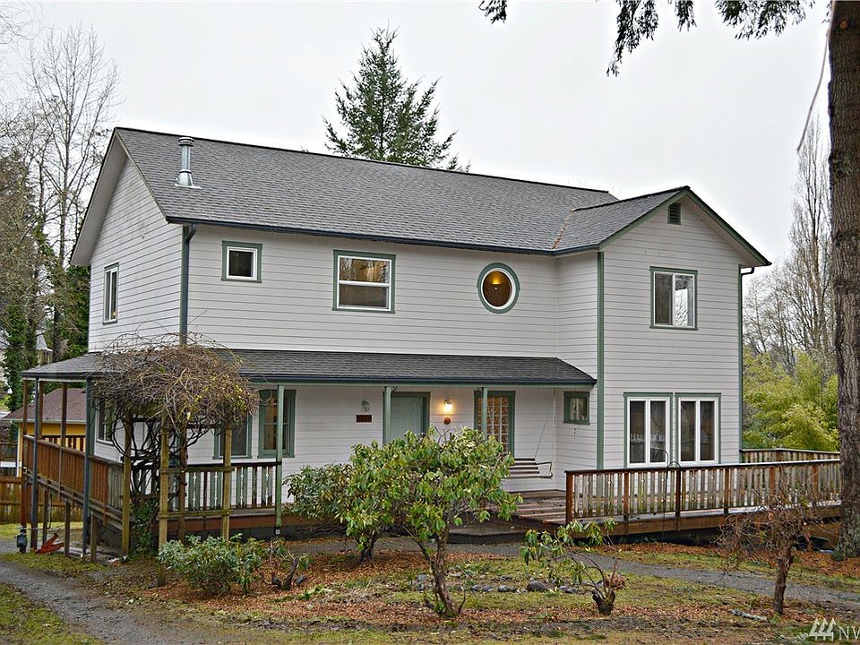 1st image of 1051 Central St SE
