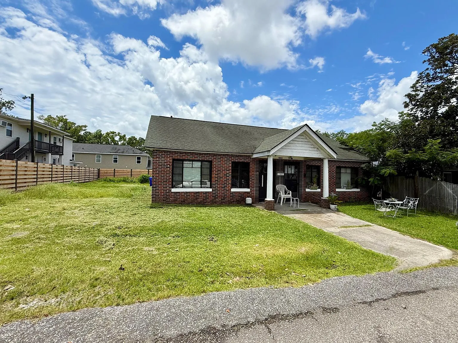 4047 Bamberg Ave — Photo 4