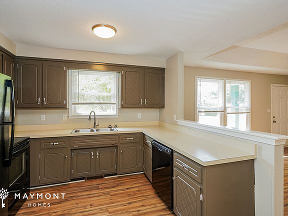 5th image of 543 Donna Dr