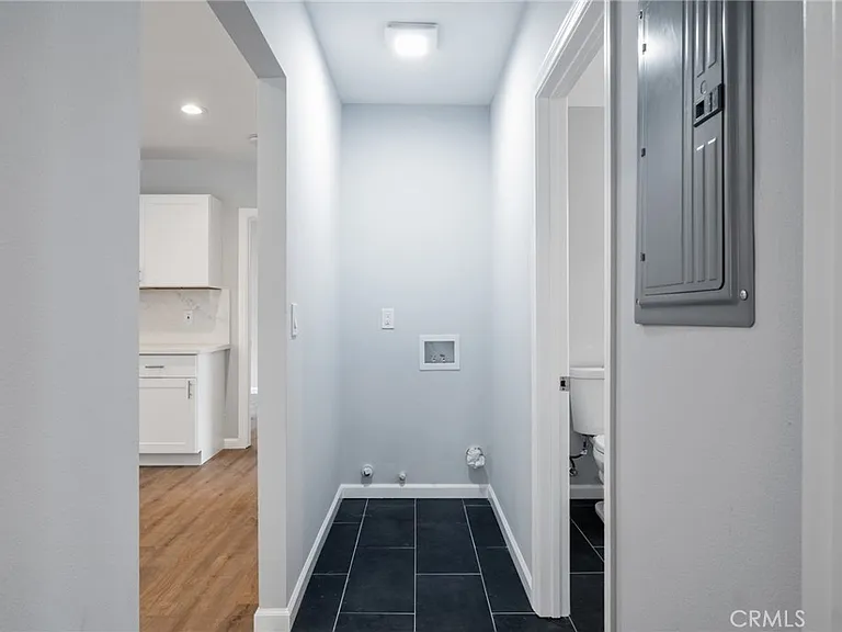 1516 E Young St — Photo 12