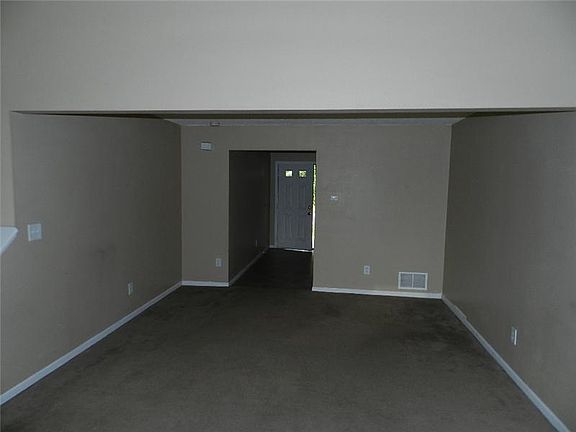 4th image of 7145 Parklake Pl