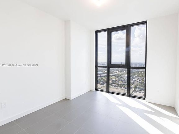 4th image of 1600 NE 1st Ave APT 1516