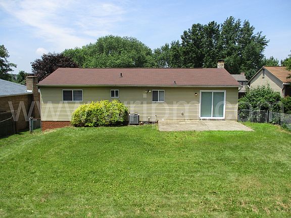 2nd image of 1004 McAllister Dr