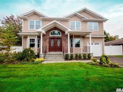 211 Southwood Cir, Syosset, NY, 11791
