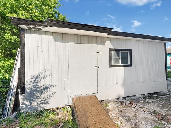 5th image of 2811 Amboy St