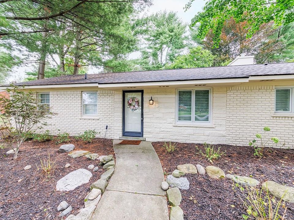 1st image of 2305 E Hammond Lake Dr