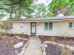 2305 E Hammond Lake Dr, Bloomfield Hills, MI