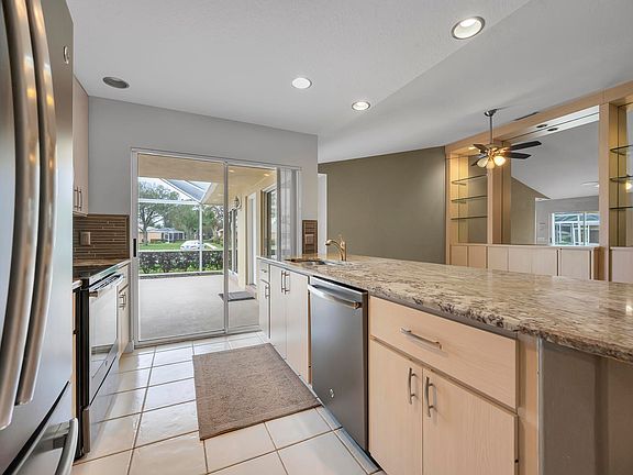 4th image of 1238 NW Sun Terrace Circle #C