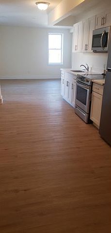 2nd image of 2611 W 2nd St #Z2l