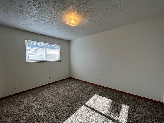 4th image of 3724 Billings Dr #1