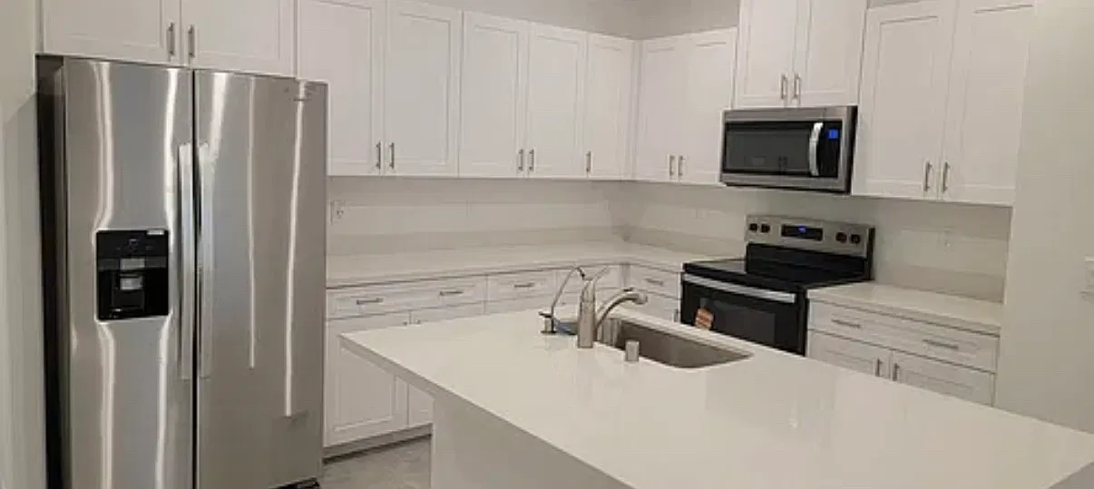 3 bed, 1371 sqft, $2,150 — Photo 2