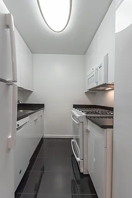 Rented by Solow Realty | media 29