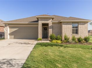 8008 Front 9 Ln, Navasota, TX 77868