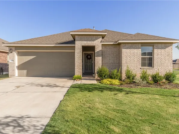 8008 Front 9 Ln, Navasota, TX 77868